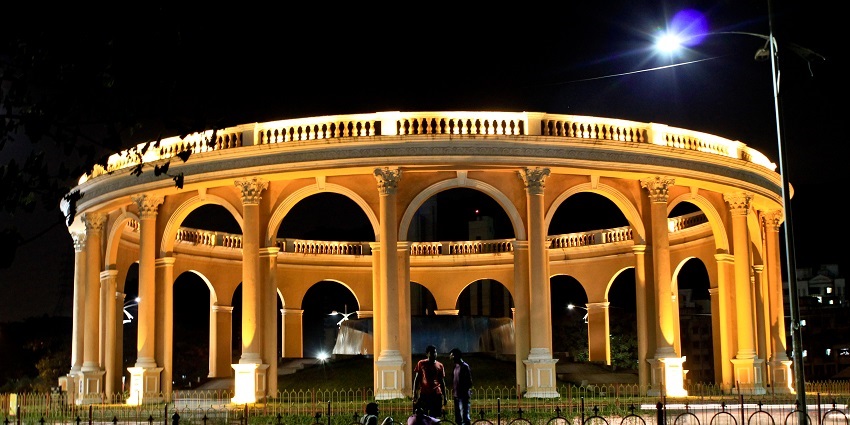 One of the places to visit in Navi Mumbai with friends is Utsav Chowk, a striking landmark.