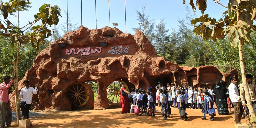 Utsav Rock Garden, a place to visit in Hubli, features life-sized rural sculptures