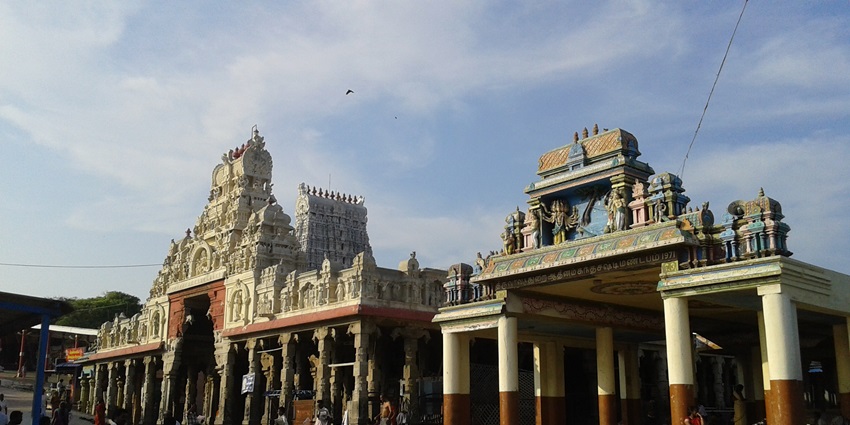 A glimpse of the renowned Vadapalani Murugan Temple exuding historical significance.