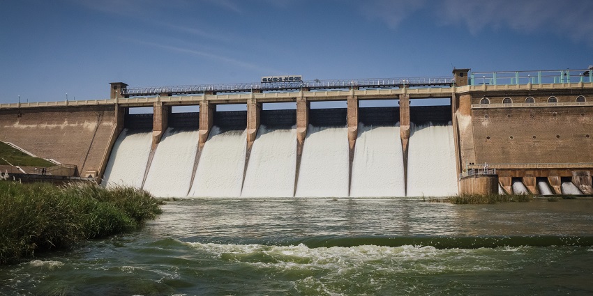 Vaigai Dam is one of the top places that should not be missed near Suruli Waterfall