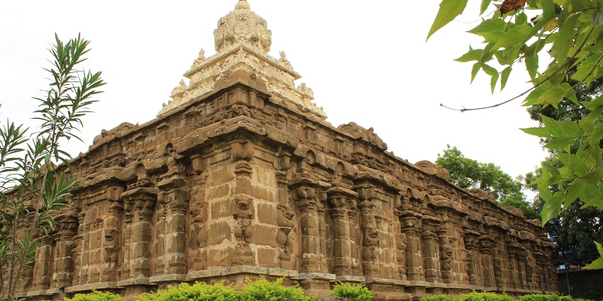 The gateway to Vaikuntha, the heavenly abode near Kailasanathar Temple.