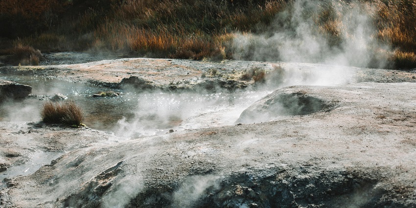 Hot springs at all its swing with a unique view.