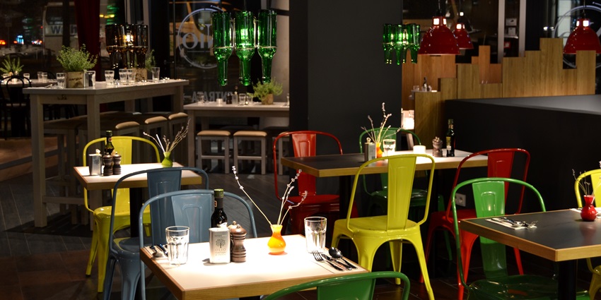 Vapor Pub offers craft beer and a vibrant atmosphere among party resorts in Bangalore.