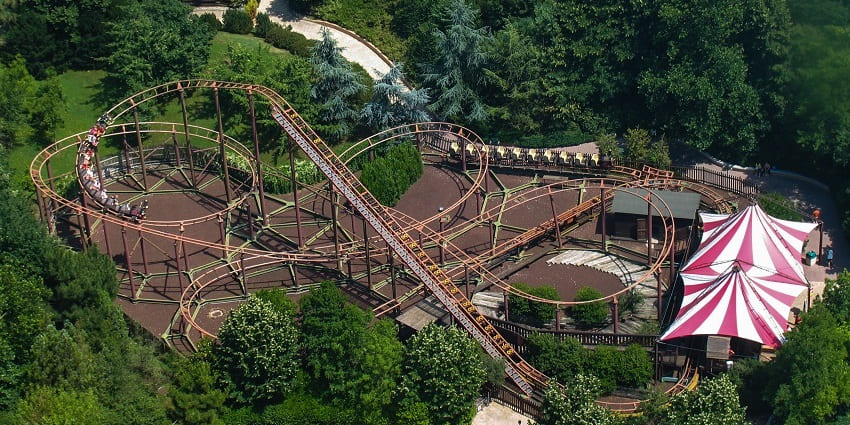 The park consists of few rides, a gaming zone, a 5D theater and boating area for entertainment.