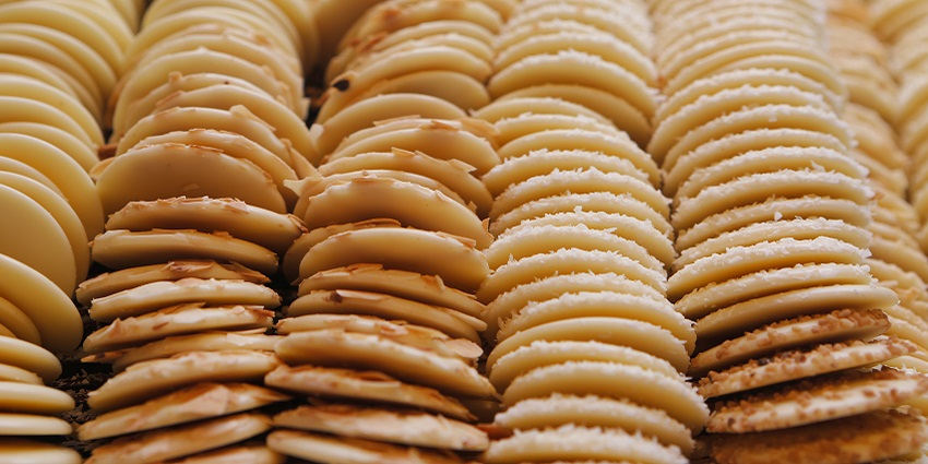The famous street food in Ooty is traditional flaky pastry, often enjoyed as a savory snack