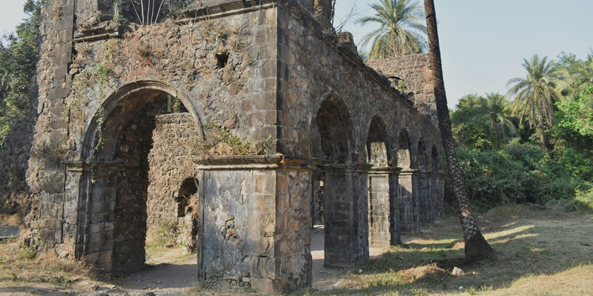 Vasai Fort showcasing ancient architecture, one of the best places to visit in Vasai.