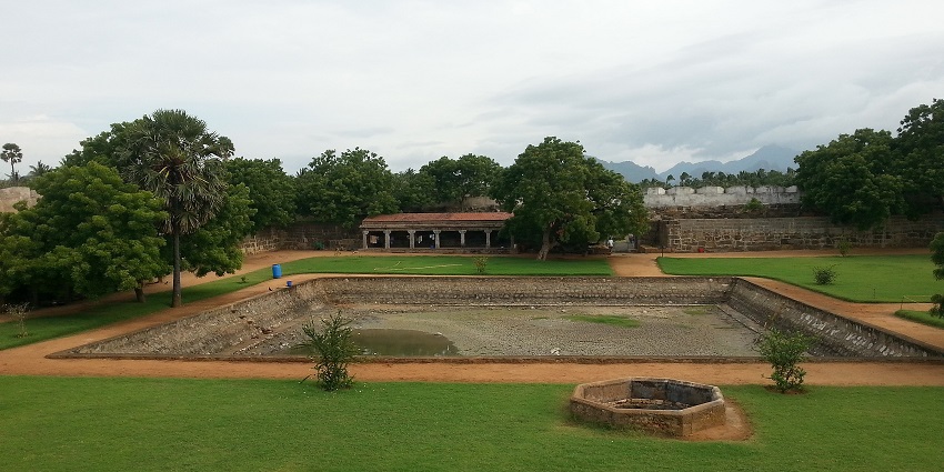 Vattakottai Fort, near Suchindram temple, offers stunning views of the Arabian Sea.