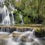 A view of Vattaparai Waterfalls surrounded by forest on all the sides and stunning views.