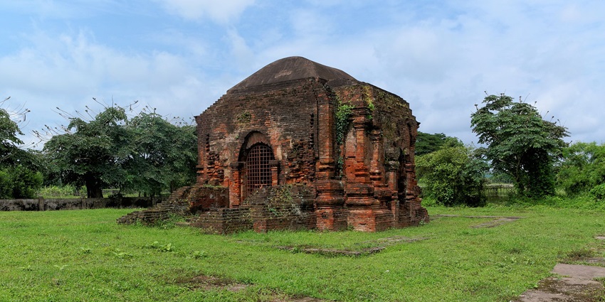 An image of Vellimalai Murugan Temple, a spiritual destination that is 25km from Palani