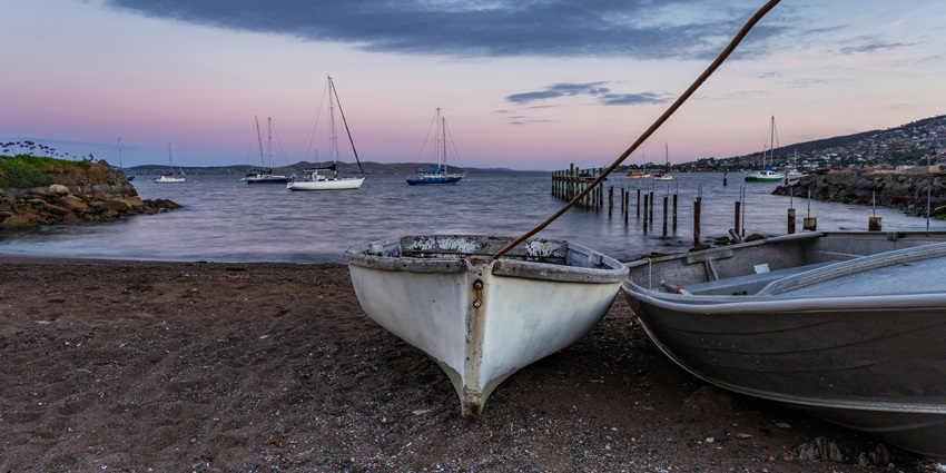 Places to visit in Vengurla - the lively hub, showcasing local fishermen and scenic views.