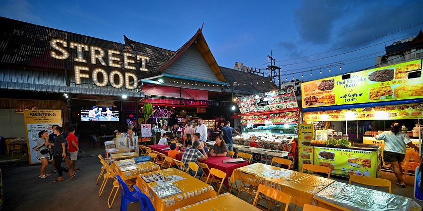One of the places for shopping in Andheri is the crowded stalls and colourful displays at Versova Market.