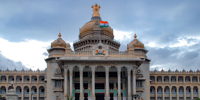 Vidhana Soudha, the grand Neo-Dravidian architecture illuminated beautifully at night