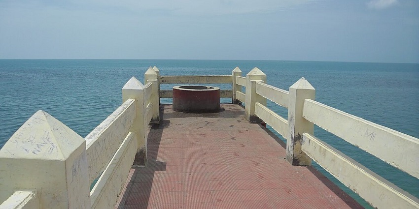 Scenic view of the waterside of Villondi Theertham, one of the tourist spots near Uthirakosamangai Temple.