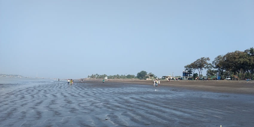 Arnala Beach in Virar, the famous place near Shirgaon Fort, with gentle waves