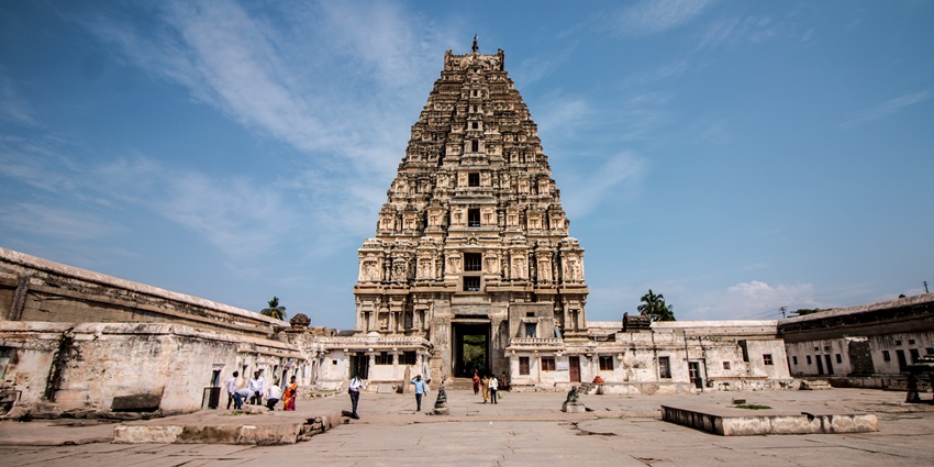 Virupaksha Temple, the famous place to visit in Hampi dedicated to Lord Shiva.