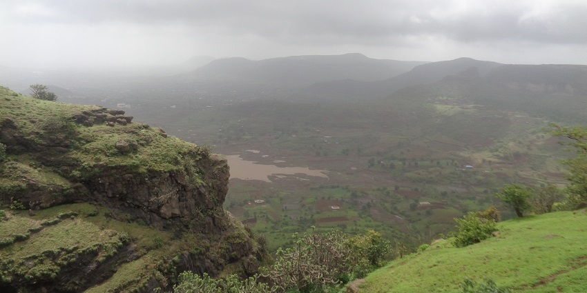 Panoramic view of Anjaneri Hill with scenic landscapes, making it one of the best places to see in Nashik