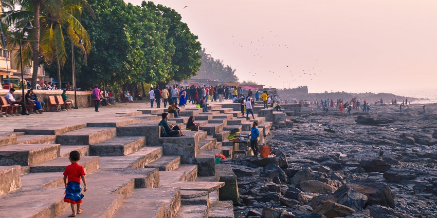 Spending time with friends at this promenade is one of the ideal things to do in Bandra.