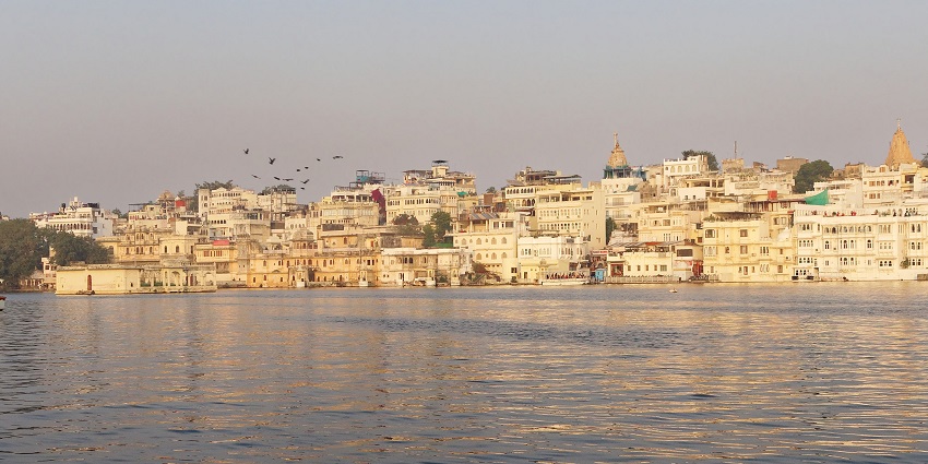 A serene view of Lake Pichola which is one of the top things to see in Udaipur.