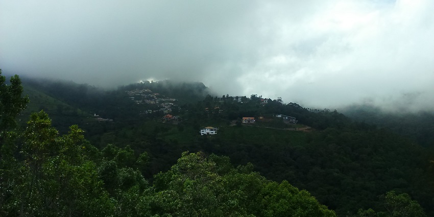 A picture of Lamb's Rock viewpoint, capturing panoramic views of things to do in Coonoor