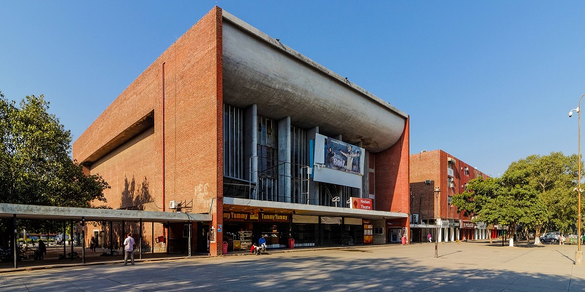 An image of Sector 17 Plaza bustling with activity, highlighting the things to do in Chandigarh at night.