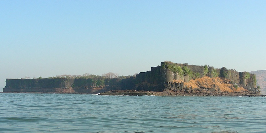Suvarnadurg Fort is located in the sea about a quarter of a mile off the coast from Harnai port