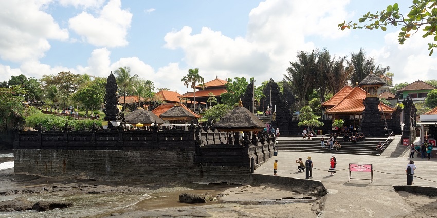 Good view of the entrance of the Tanah Lot Temple in Canggu village in Indonesia.