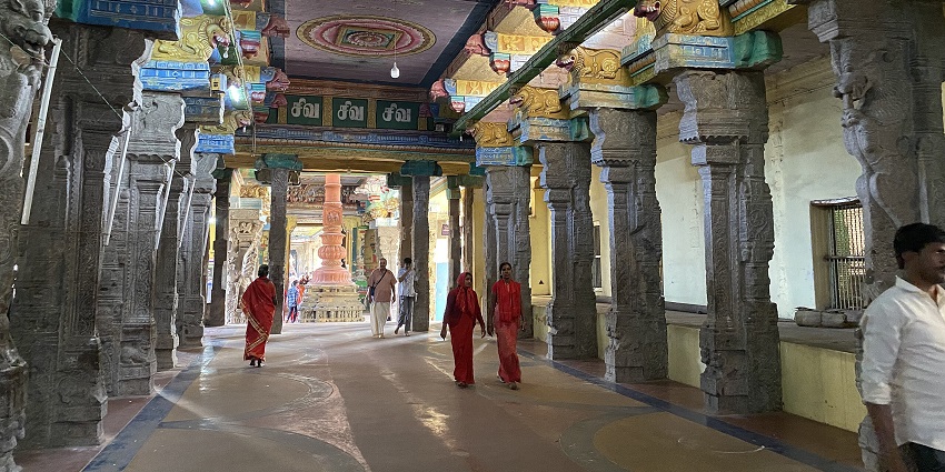 A picture of the Adi Kumbeswarar Temple, which is one of the things to do in Kumbakonam.