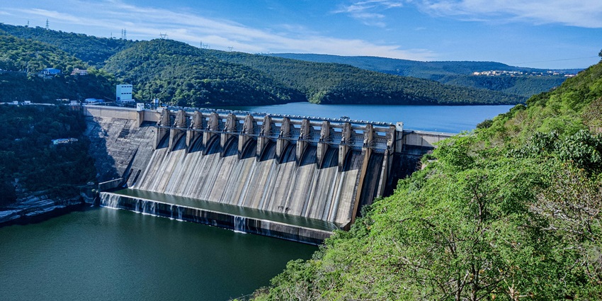 Visit the Dholwal dam, one of the unique things to do in Kolad with family and friends