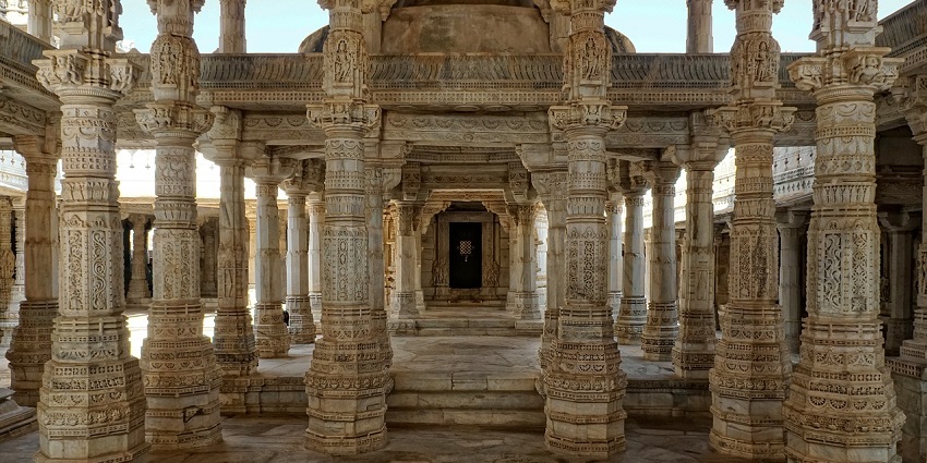 Kopineshwar Temple with its ornate architecture, one of the best things to see in Thane.