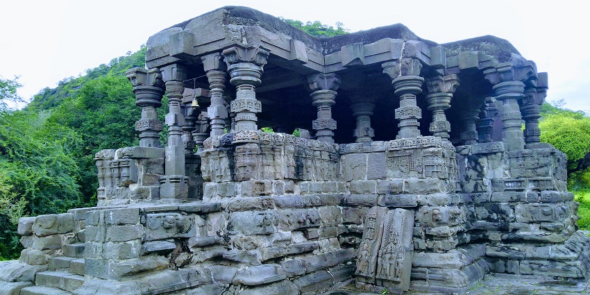 Visiting Mumbra Devi Temple is among the best things to do in Kalyan for spiritual souls.