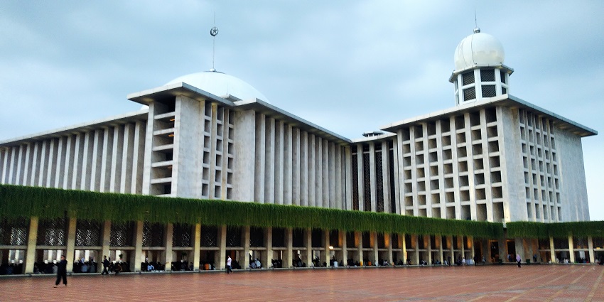 The beautiful view of the the Istiqlal Mosque outer building