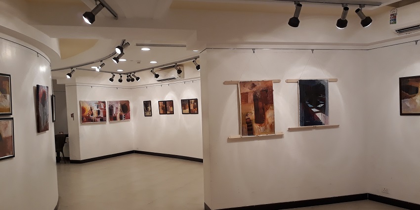 Things to do in Kala Ghoda include exploring Jehangir Art Gallery, the iconic venue showcasing contemporary and traditional Indian art.