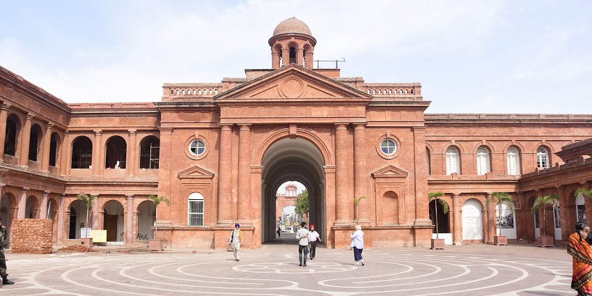 An image of the Punjab State War Heroes Memorial, dedicated to honouring soldiers.