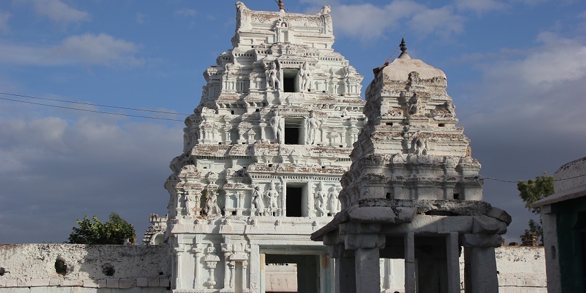 Sri Mallikarjuna Temple features old architecture and spiritual significance in Karnataka.
