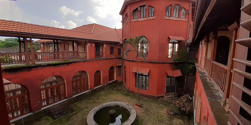Thibaw Palace in Ratnagiri, a unique thing to see at Ratnagiri.
