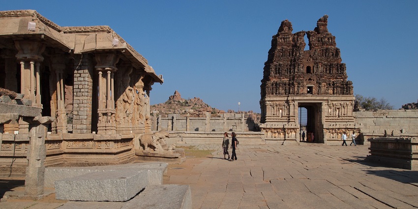 Vitthala Temple’s famous stone chariot, an architectural marvel in Hampi, one of the things to do in Hampi.