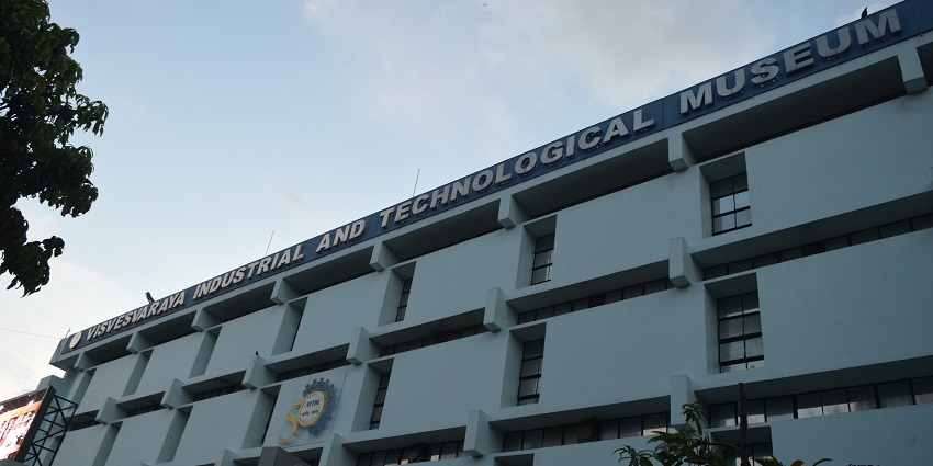 An educational place to visit in Bangalore for children to explore science and enjoy.