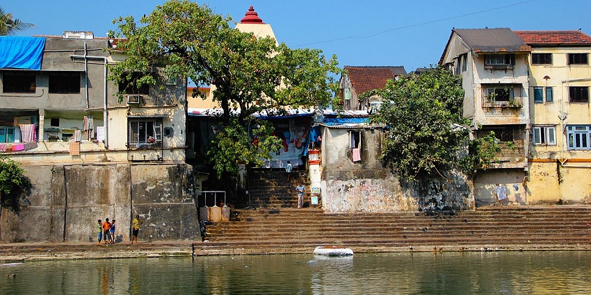 Walkeshwar temple is one of the most popular temples in Mumbai.