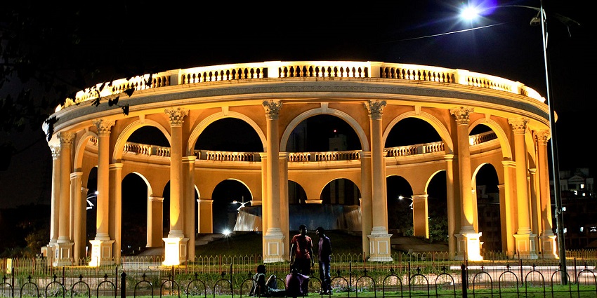 Exploring the majestic Utsav Chowk is one of the best things to do in Kharghar town.