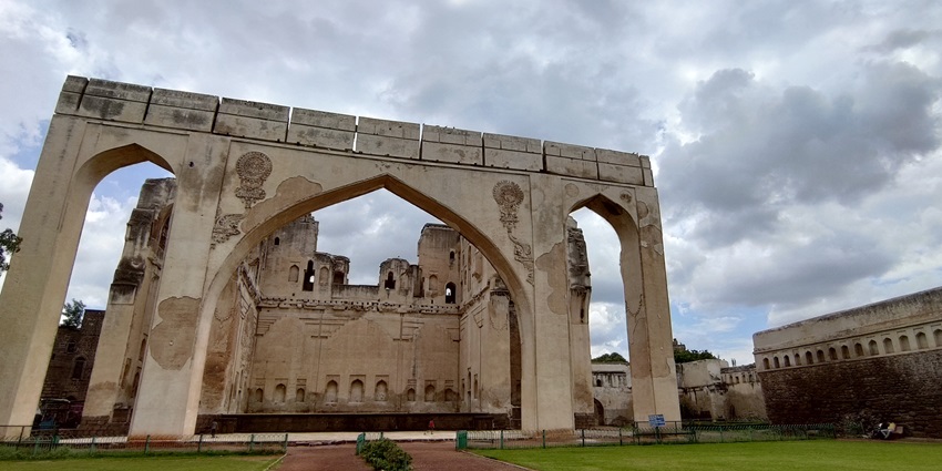 Explore the stunning architecture of Gagan Mahal, a historical gem in Bijapur.