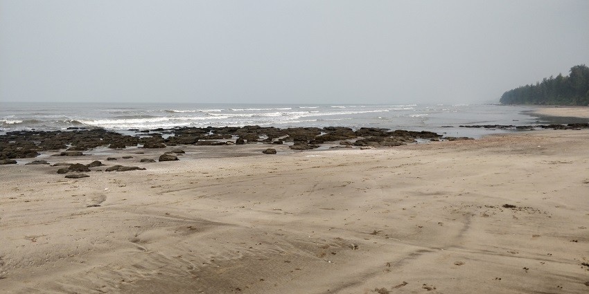Karde Beach is one of the most secluded and tranquil beaches in the entire stretch of Dapoli beaches.