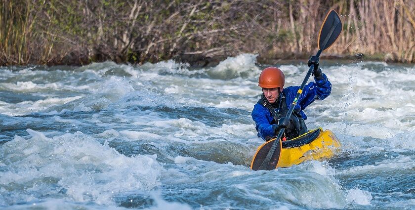 Go kayaking in Pune as part of the top water sports here and enjoy the adrenaline rush.