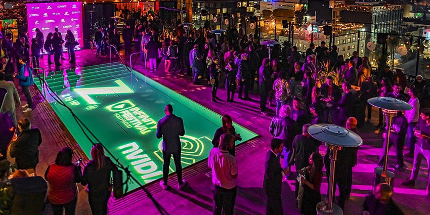 Crowds enjoying the music on the rooftop bar