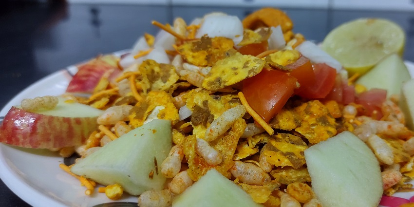 There are many local delicacies that the visitors can try while visiting Kota Biological Park.
