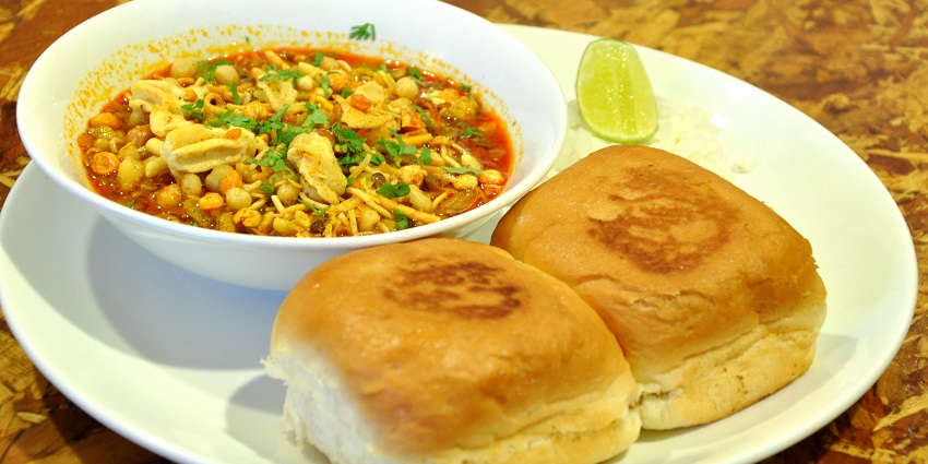 Bhamer Fort has a variety of dining options nearby.