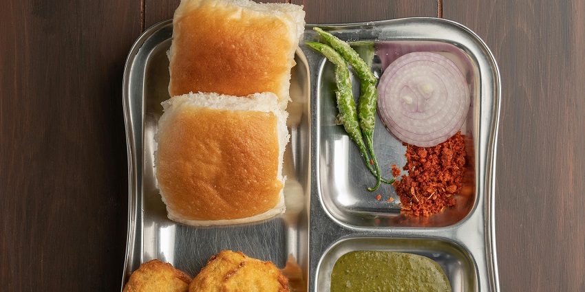 An image of local Maharashtrian food available near Visapur Fort trekking.
