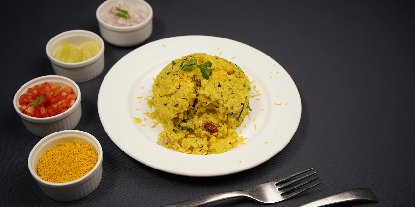Poha, a popular dish in Maharashtra, available around the fort for the visitors
