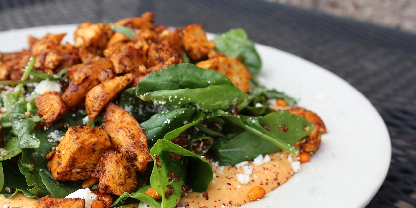 Savour diverse culinary delights from street food to fine dining in Nashik’s vibrant scene