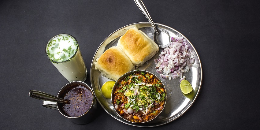 Local eateries near Ghosalgad Fort serve authentic Maharashtrian cuisine.