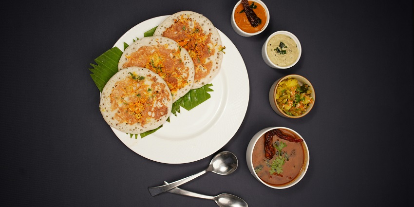 There are many eateries near Kalikambal Temple offering tasty delicacies including dosa.